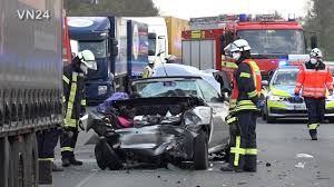 In the july 2020 issue of best's review, a.m. 19 04 2021 Vn24 Pkw Rast Ungebremst In Ein Stauende Auf Der Autobahn A1 Youtube