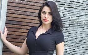 Dia adalah istri jerinx, nora alexandra. Nora Alexandra Balas Menohok Cibiran Netizen Yang Sebut Dirinya Wanita Jalang