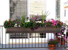 Blumenkasten Fur Balkon Verwandeln Sie Ihren Balkon In Einen Garten Blumenkasten Balkon Garten Pflanzkasten Blumenkasten