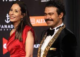 ختام مهرجان القاهرة السينمائي | شاهد الفنان أحمد شاكر بيبعت بوسة للمصورين. Ø¯Ù†ÙŠØ§ Ù…Ø§Ù‡Ø± ØªØ±Ø¯ Ø¹Ù„Ù‰ Ø§Ù†ØªÙ‚Ø§Ø¯Ø§Øª Ø¥Ø·Ù„Ø§Ù„Ø§ØªÙ‡Ø§ ÙÙŠ Ù…Ù‡Ø±Ø¬Ø§Ù† Ø§Ù„Ø¬ÙˆÙ†Ø© Ø®Ø¨Ø± ÙÙŠ Ø§Ù„ÙÙ†