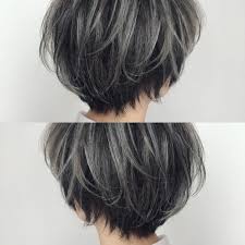 内田聡一郎さんのインスタグラム写真 内田聡一郎instagram サロンスタイル 細かくシルバーアッシュのハイライトを施したショート ドライで毛束感のあるスタイリングが気分 ハイライトはやっぱり可愛い vetica short 美容 ヘアカラー アッシュ