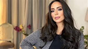 أستشير والدتي صباح الجزائري براءة هند البلوشي من الإساءة لطاقم مسلسلها 25 دقيقة. Ø¨Ø³Ù†Øª Ø´ÙˆÙ‚ÙŠ ØªÙ†Ø¹ÙŠ Ø³Ù…ÙŠØ± ØºØ§Ù†Ù… Ø§Ø­Ù†Ø§ Ù…Ø­Ø¸ÙˆØ¸ÙŠÙ† Ø£Ù†Ù†Ø§ Ø¹Ø´Ù†Ø§ Ù…Ø¹Ø§Ùƒ ÙÙŠ Ù†ÙØ³ Ø§Ù„Ø²Ù…Ù† Ø®Ø¨Ø± ÙÙŠ Ø§Ù„ÙÙ†