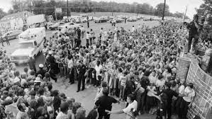 Black and white kitchens 2020 pictures of cher's children with greg. 9 Facts On Elvis Presley S Graceland Biography