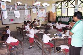 Kita, apalagi bahasa inggris adalah sebagai bahasa asing sehingga penggunaan bahasa tersebut hanya pada beberapa hal dan tempat. Dewan Pendidikan Kota Bandung Soroti Banyaknya Guru Pensiun Republika Online