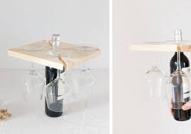 Diy Creez Un Support Pour Verres A Pied Porte Verres Suspendu Porte Verre Trucs Et Astuces Maison Planche A Decouper Bois