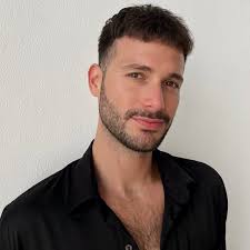 Daniel Barona's Instagram, Twitter & Facebook