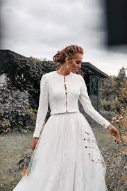 Epingle Par Liny Sur Screenshots Robe De Mariee D Hiver Gilet Mariee Tenue Mariee