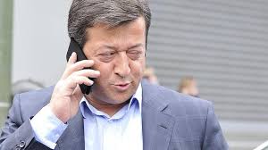 Maybe you would like to learn more about one of these? Bitterer Familienzoff Zwischen Mesut Ozil Und Seinem Vater Mustafa