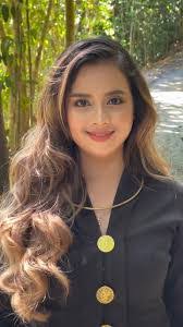 Vanessa Sylvester's Instagram, Twitter & Facebook