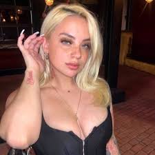 Vanessa Aragon👑🌸🌈☮💕 (@VanessaaAragon)