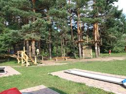 Parcul de aventuri din gura humorului este exact… locul potrivit pentru aventurierii tineri si adultii. Escalada Park Gura Humorului Destimap Destinations On Map