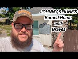 Driving in a town That Taylor Swift and Johnny Cash lived in:  Hendersonville Tn