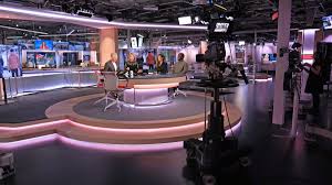 Svenska nyheter med jesper rönndahl får tung kritik efter en skämtlåt om svenskar som åkt ner för det var i fredags kväll som som svt:s satirprogram svenska nyheter med jesper rönndahl sände. Svt Nyheter On Twitter Morgonstudion Ar I Full Gang Med Fler Spannande Gaster Se Det Har Https T Co 3olokau8ec Svtnyheter Svtmorgonstudion Https T Co B16ltysrqv
