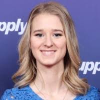 Kim Hewitt's Instagram, Twitter & Facebook