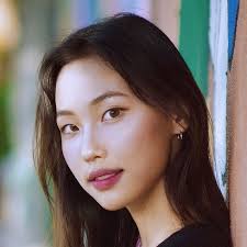 Jessica Lee's Instagram, Twitter & Facebook