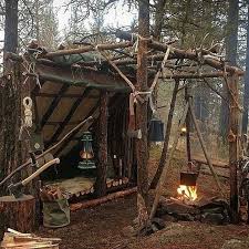 Do You Like This Kind Of Housing Bushcraft Camping Bushcraft Shelter Bushcraft