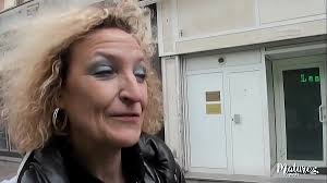 La vieille rousse de la cinquantaine a une chatte poilue et, elle aimerait bien se faire lécher par son beau soldat. Cougar Blonde Se Fait Defoncer Le Cul Comme Elle Aime Xnxx Com