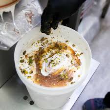 Canal Artisanal Ice Cream Pastry In Mitte Berlin Creme Guides Berlin Essen Lebensmittel Essen Essen