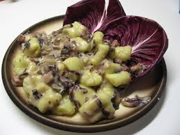 Mix the breadcrumbs with the parmesan. Gnocchi Radicchio Speck E Taleggio Oggi Si Mangia