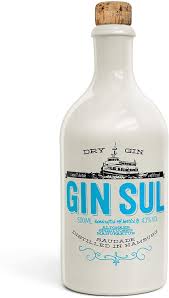 Explore our guide to gin brands, cocktails though gin may be grounded in the juniper berry, it can be made using a whole range of. Gin Sul 1x0 5l Original Dry Gin Destilliert Und Abgefullt In Hamburg Hochwertige Weisse Tonflasche Zarte Aromen Von Wildem Wacholder Und Zistrosen Aus Portugal Amazon De Bier Wein Spirituosen