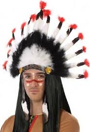 On pense que les sioux ont été les premier à fabriquer la coiffe de plumes. Accessoires Coiffe D Indien Chef Plumes Capot Indien D Amerique Chapeau Rose Chapeaux Coiffes