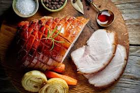 Der Perfekt Knusprige Krustenbraten Ist Kein Teufelswerk Oma Sagt Dir Wie Es Auch Bei Dir Z Gefullter Schweinebraten Schweinelende Rezepte Lebensmittel Essen
