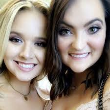 Abby Perdue's Instagram, Twitter & Facebook