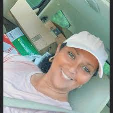 Klutch family showed up and A'ja Wilson greets Savannah and Zhuri James  after the big dub ✨