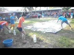 Para jugar, has de dividir al grupo de adolescentes en dos filas. Dinamicas Juegos Para Jovenes El Balde Regadera Youtube Campamento Juvenil Campamento Juegos Juegos Juveniles