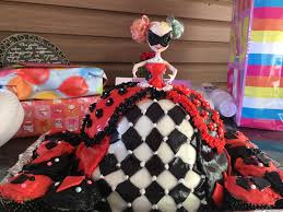 So they will probably upd. Harley Quinn Birthday Cakes Creative Cakes Harley Quinn The Design Is Based On Harley S First Jester Outfit Seen In The Original Batman Comics Emotion Darklove