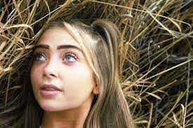 Kira Farley's Instagram, Twitter & Facebook