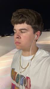 2Hollis Jeans: Stylish Outfits for Men