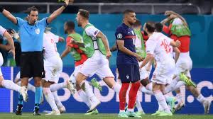 Lo que parecía una relación irreconciliable ha dado un giro drástico en las últimas horas con la convocatoria de karim benzema en la lista de francia para jugar la eurocopa 2020. Nxk7p5ogqag Em