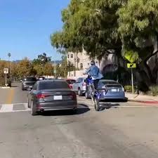 Pin De Anderson Oliveira Em Motorcycle Video Em 2020 Videos Engracados Para Rir Motos Esportivas Motoqueira