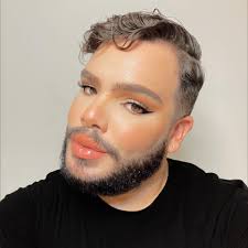 Carlos Colli's Instagram, Twitter & Facebook