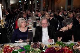 Jag är bosatt med min fru helena i norrköping, dit vi flyttade 2014. Bilderna Fran Arets Nobelfest Upday Nyheter