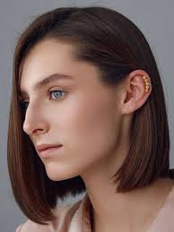 Amber Cuff's Instagram, Twitter & Facebook