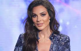 مسابقة ملكة جمال لبنان و ربما فازت بجدارة لسحرها و جمالها الرائع انها. Ù†Ø§Ø¯ÙŠÙ† Ù†Ø¬ÙŠÙ… Gheir