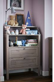 Babybett mit wickelkommode ist eine kombination, die man nur selten sieht, die aber sinnvoll ist. Sundvik Wickeltisch Kommode Graubraun Ikea Deutschland Wickeltisch Ikea Babybett Ikea Babyzimmer