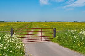 Your aluminum or galvanized farm gate will be 4' in height, with spans from 4' to 16'. True North Utility Gates Gates Corrals Livestock Feeders