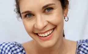 Lisa Arnett's Instagram, Twitter & Facebook