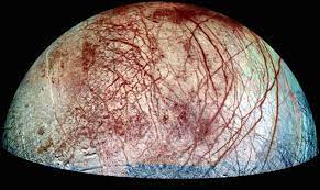 1 europa ist der zweitkleinste kontinent der erde. Esa Blood Red Scars And Veins On Europa