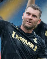 The club is delighted to confirm that Bradley Dack has signed a new  one-year contract which will keep him at ME7 until the summer of 2026. 🤝  #Gills