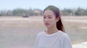 Thanh ngân có một mái tóc dài đen tuyền như mái tóc của thanh nga ngày xưa, nét mặt xinh đẹp một cách thanh tú, nước da trắng hồng, đôi mắt long lanh gợi cảm, miệng cười có đôi má núng đồng tiền, thanh ngân toát lên. Háº­u Duá»‡ Máº·t Trá»i Táº­p 5 6 Kháº£ Ngan Gay Tiáº¿c Nuá»'i Vi Diá»…n GÆ°á»£ng Gáº¡o Phim Viá»‡t Viá»‡t Giáº£i Tri