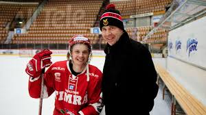 Dahlén was rated as a top prospect, and was drafted 42nd overall by the ottawa senators in the 2016 nhl entry draft. Nu Valjer Jonathan Dahlens Talangfulla Kusin Ocksa Timra Hockeysverige Mer Av Sporten Du Alskar