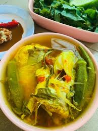 Jika anda biasa makan ikan kalau ikan singgang kelantan memang sangat simple bahan bahannya. Ikan Kerisi Masak Singgang Pedas