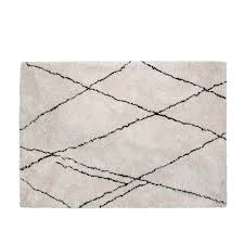Antik handgeknã¼pfter teppich der teppich ist ca 240 x 170 cm der teppich wurde vor dem 01.01.2005 importiert hiermit wird bestã¤tigt, dass der teppich ein echter handgeknã¼pfter teppich ist. Teppich Cleo Weiss Schwarz 170 X 240 Cm Dezain De