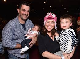 Both of them are famous in the entertainment industry. Alyssa Milano Grosse Gewicht Korperstatistik