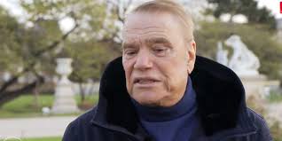 Gravement malade, bernard tapie peut compter sur ses quatre enfants : Traverser La Rue Pour Un Travail Bernard Tapie A 100 D Accord Avec Emmanuel Macron