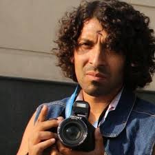 Alan Benavides, Autor en La Plaza